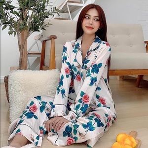 High quality 70%silk and 30% polyester pyjamas set